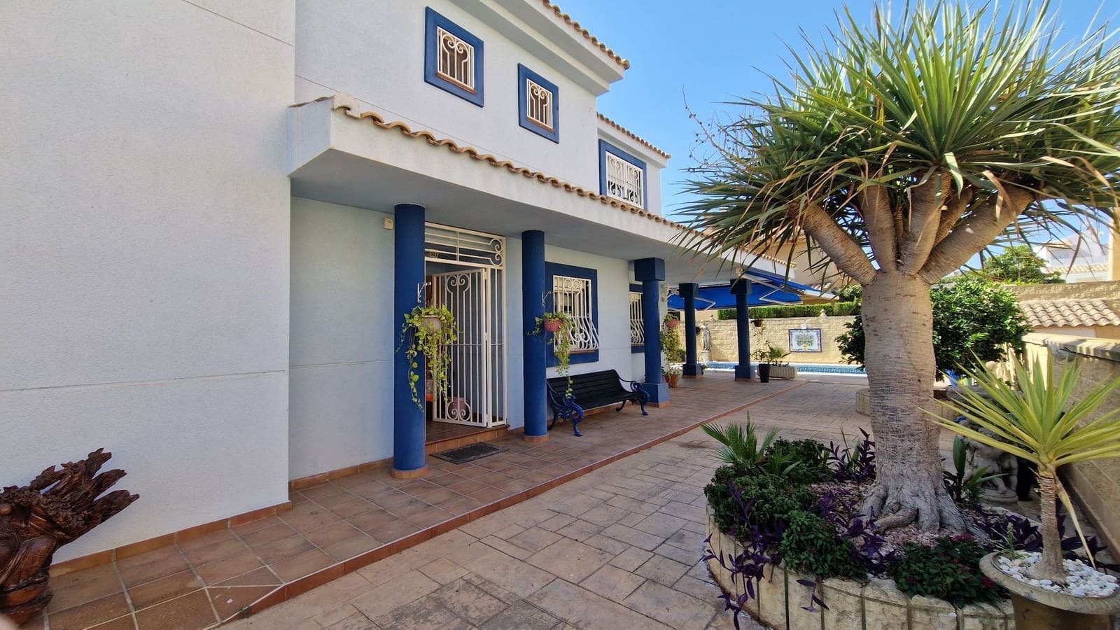 5 bedroom Villa for sale in Benidorm with pool garage - € 795,000 (Ref: 10023527)