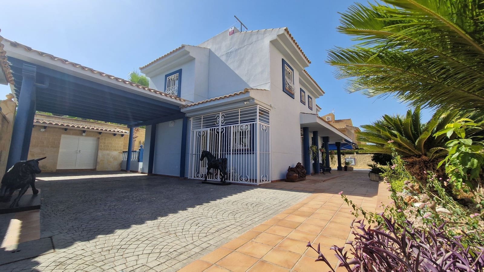 5 bedroom Villa for sale in Benidorm with pool garage - € 795,000 (Ref: 10023527)