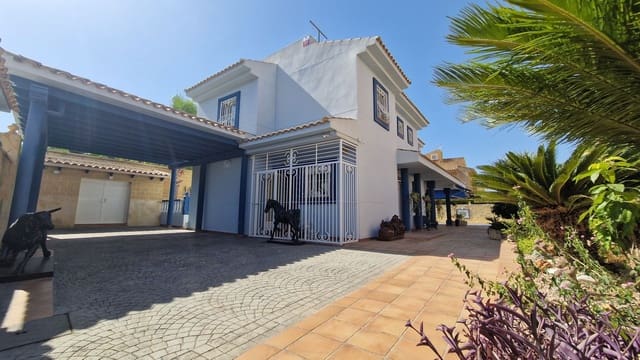 5 bedroom Villa for sale in Benidorm with pool garage - € 795,000 (Ref: 10023527)