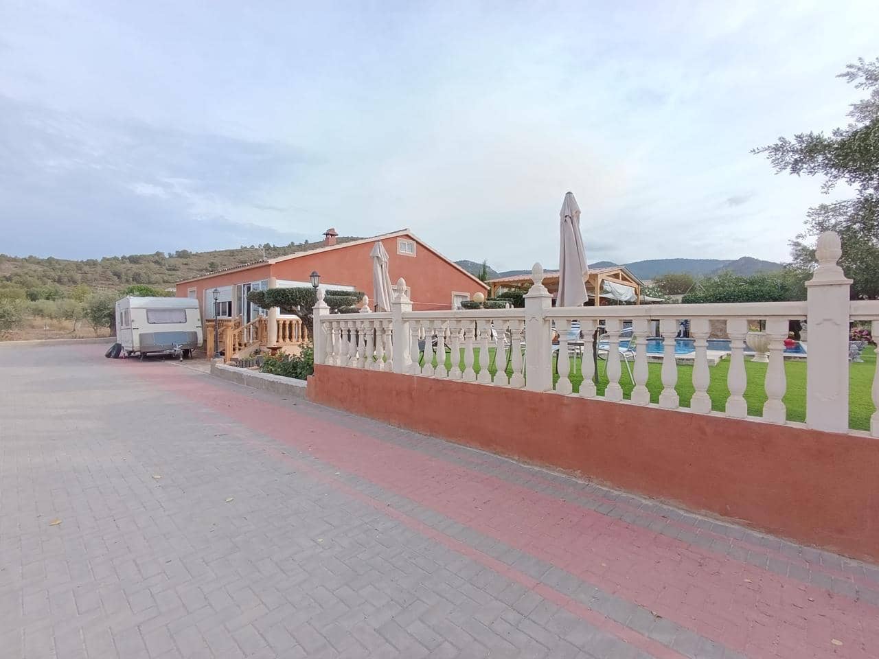 3 sypialnia Finka/Dom wiejski na sprzedaż w Castalla z basenem - 325 000 € (Ref: 9383713)