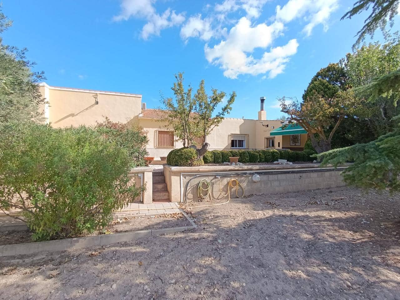 4 makuuhuone Huvila myytävänä paikassa Ibi mukana uima-altaan - 325 000 € (Ref: 9383714)