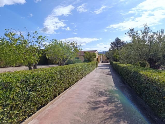 4 bedroom Villa for sale in Ibi with pool - € 325,000 (Ref: 9383714)