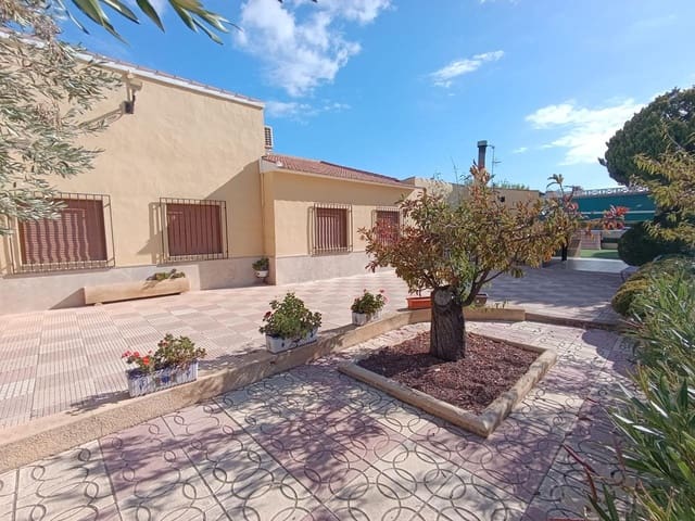 4 bedroom Villa for sale in Ibi with pool - € 325,000 (Ref: 9383714)