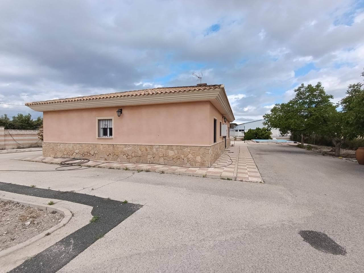 4 slaapkamer Finca/Landhuis te koop in Castalla met zwembad - € 365.000 (Ref: 9383715)