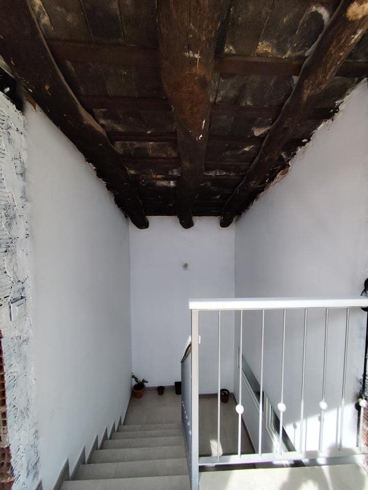 6 bedroom Villa for sale in Alcoy / Alcoi - € 215,000 (Ref: 9428754)