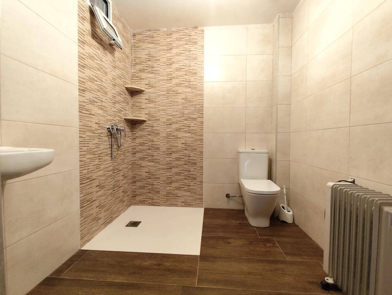 6 bedroom Villa for sale in Alcoy / Alcoi - € 215,000 (Ref: 9428754)