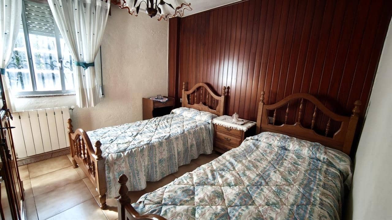 4 sypialnia Dom na sprzedaż w A Estrada z garażem - 110 000 € (Ref: 10154859)