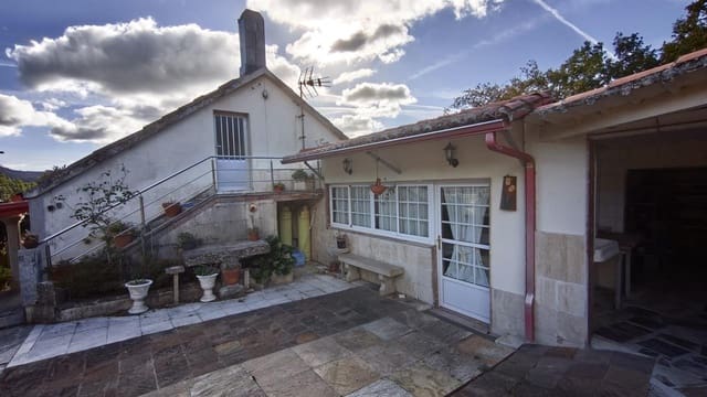 4 sovrum Hus till salu i A Estrada med garage - 110 000 € (Ref: 10154859)