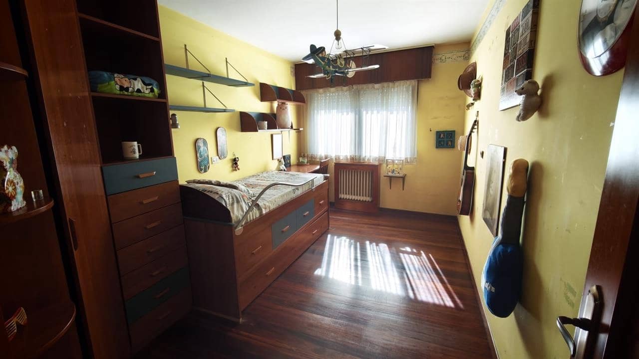 4 bedroom Apartment for sale in A Estrada - € 160,000 (Ref: 10166275)
