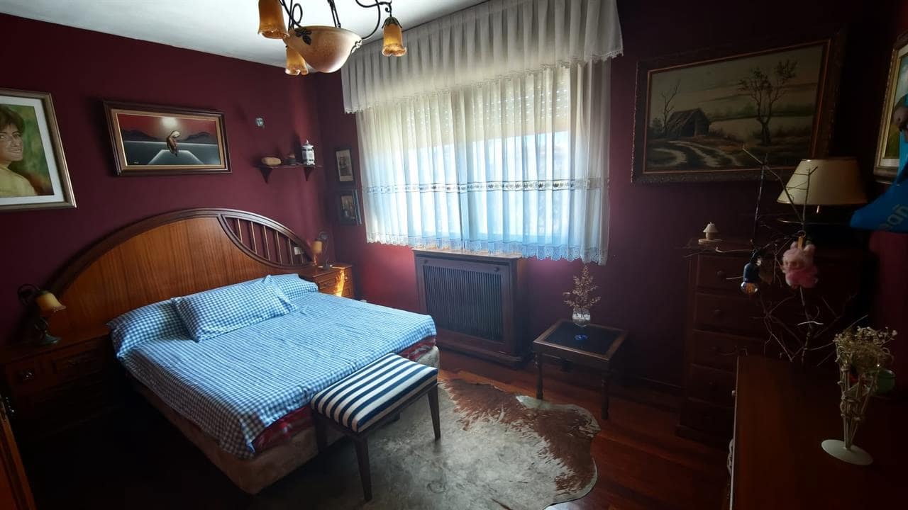 4 bedroom Apartment for sale in A Estrada - € 160,000 (Ref: 10166275)