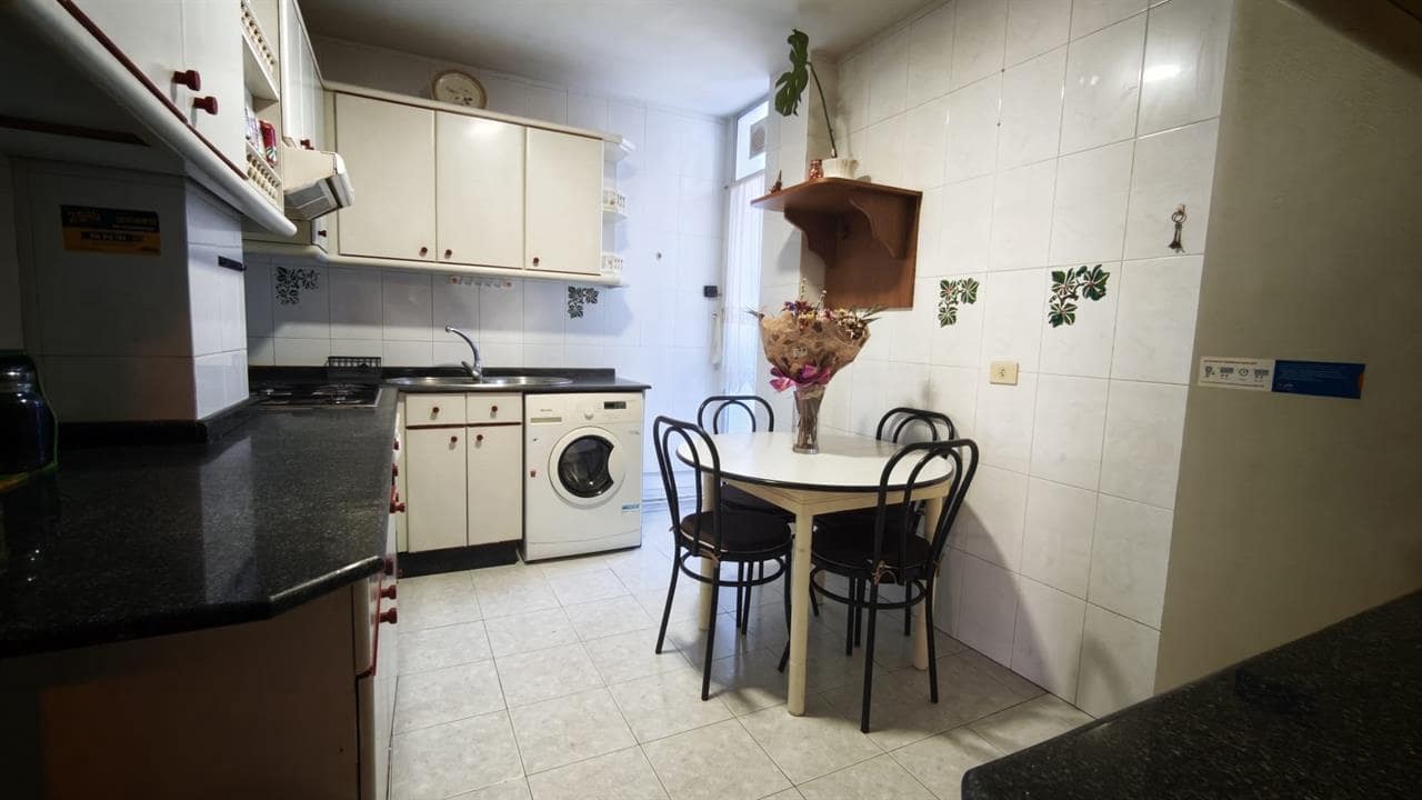 4 bedroom Apartment for sale in A Estrada - € 160,000 (Ref: 10166275)