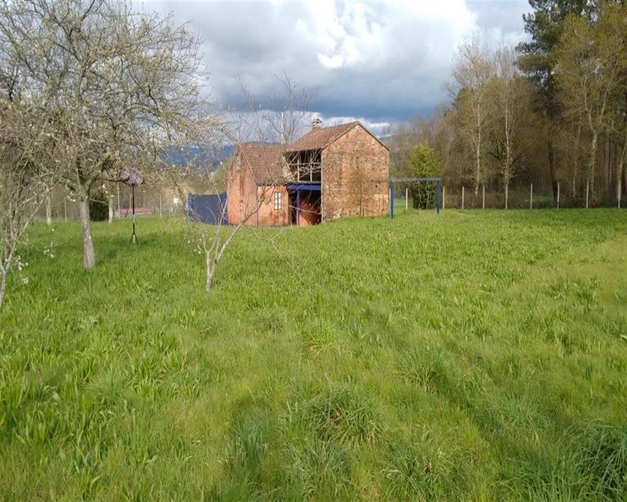 2 bedroom Townhouse for sale in A Estrada - € 80,000 (Ref: 5126696)