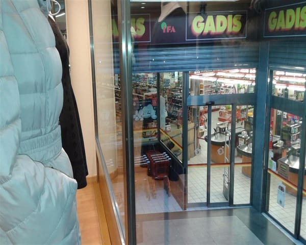 Commercieel te huur in A Estrada - € 350 (Ref: 5126704)