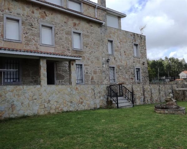 4 sovrum Hus till salu i Outes - 280 000 € (Ref: 5126713)