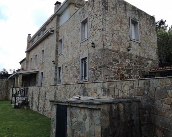 4 sovrum Hus till salu i Outes - 280 000 € (Ref: 5126713)