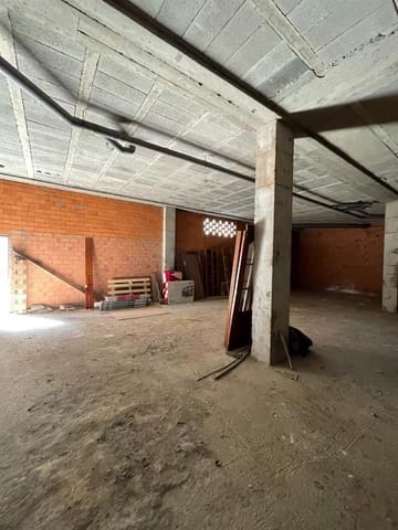 Commercieel te huur in A Estrada - € 450 (Ref: 6872855)