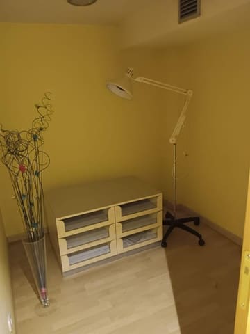 Commerciale da affittare in A Estrada - 1.300 € (Rif: 8149272)