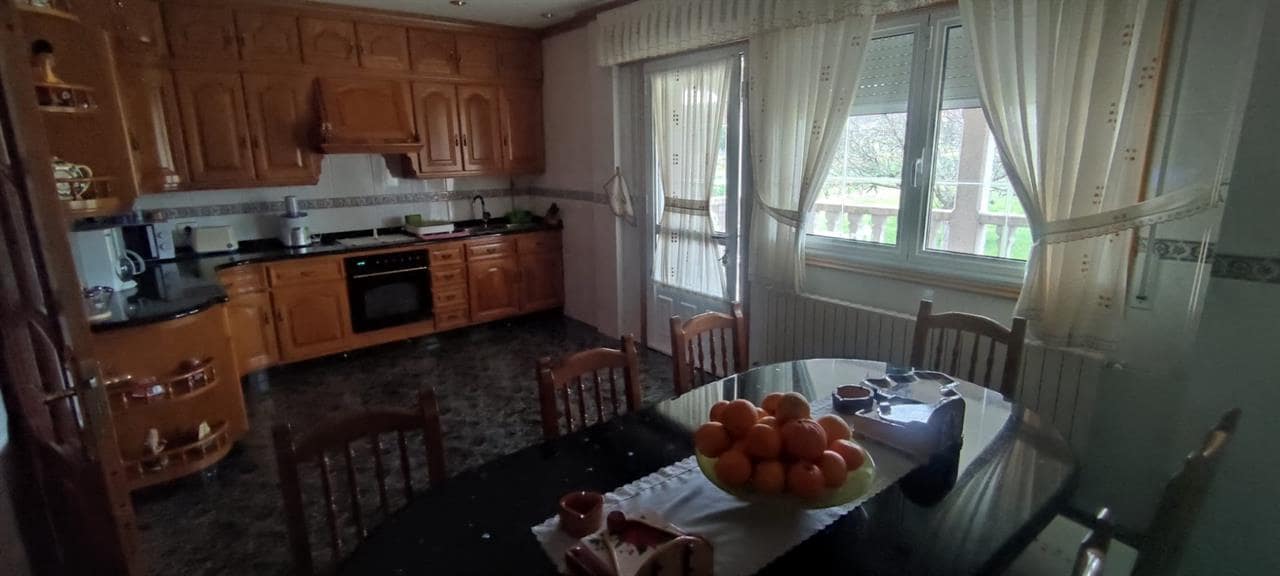 5 soveværelse Byhus til salg i Caldas de Reis - € 390.000 (Ref: 8307204)