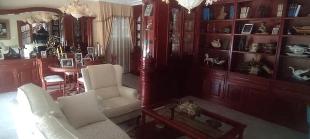 5 bedroom Townhouse for sale in Caldas de Reis - € 390,000 (Ref: 8307204)