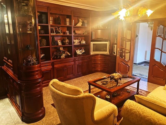 5 bedroom Townhouse for sale in Caldas de Reis - € 390,000 (Ref: 8307204)