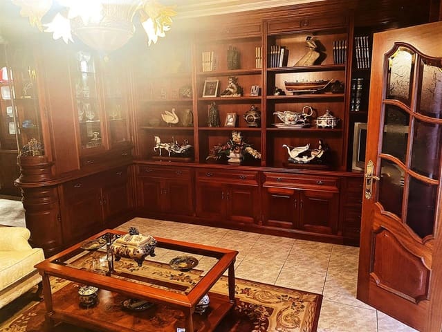 5 bedroom Townhouse for sale in Caldas de Reis - € 390,000 (Ref: 8307204)