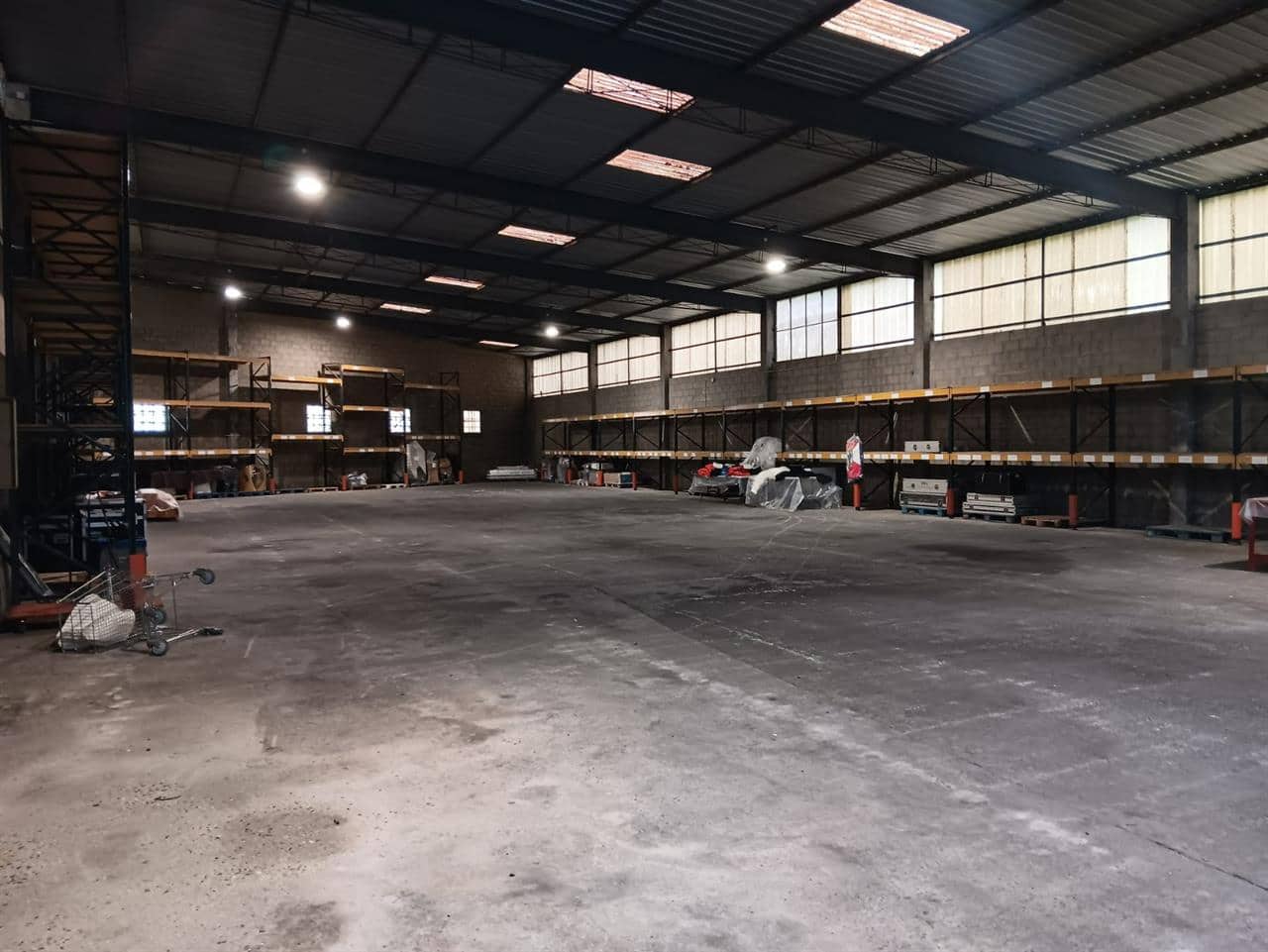 Erhverv til leje i A Estrada - € 2.000 (Ref: 8353783)