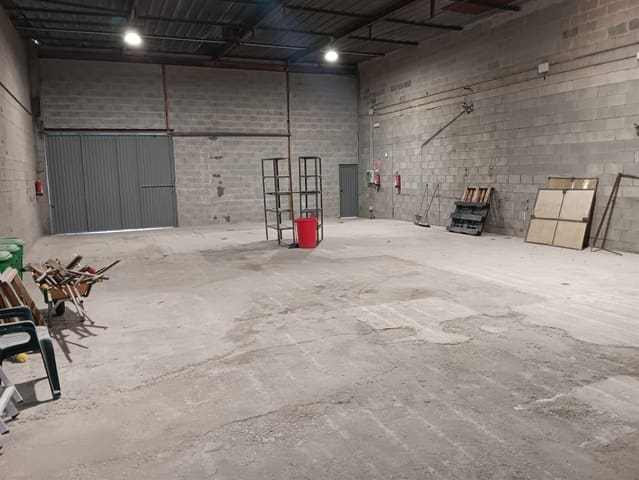 Gewerbe zu vermieten in A Estrada - 2.000 € (Ref: 8353783)