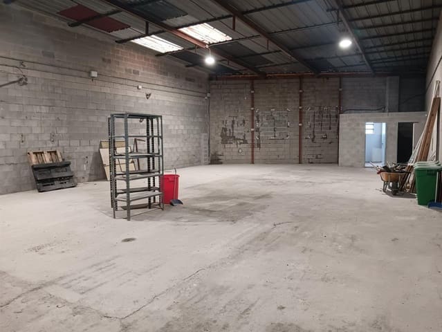 Gewerbe zu vermieten in A Estrada - 2.000 € (Ref: 8353783)