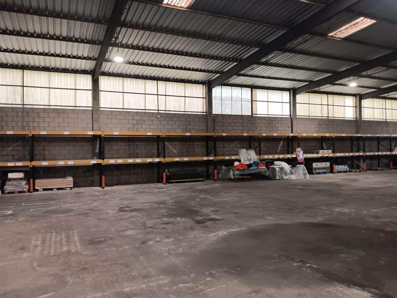 Erhverv til leje i A Estrada - € 2.000 (Ref: 8353783)