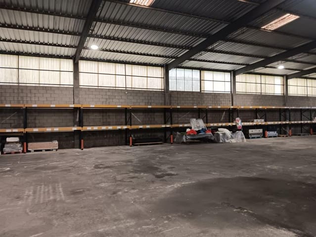 Gewerbe zu vermieten in A Estrada - 2.000 € (Ref: 8353783)