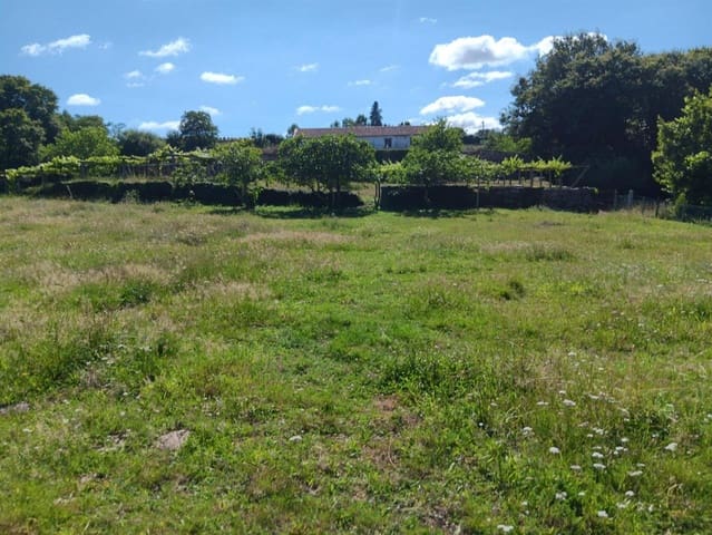 4 bedroom Townhouse for sale in A Estrada - € 150,000 (Ref: 8436935)