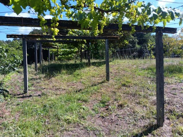 4 bedroom Townhouse for sale in A Estrada - € 150,000 (Ref: 8436935)