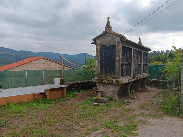 4 bedroom Townhouse for sale in Cerdedo-Cotobade - € 120,000 (Ref: 8622687)