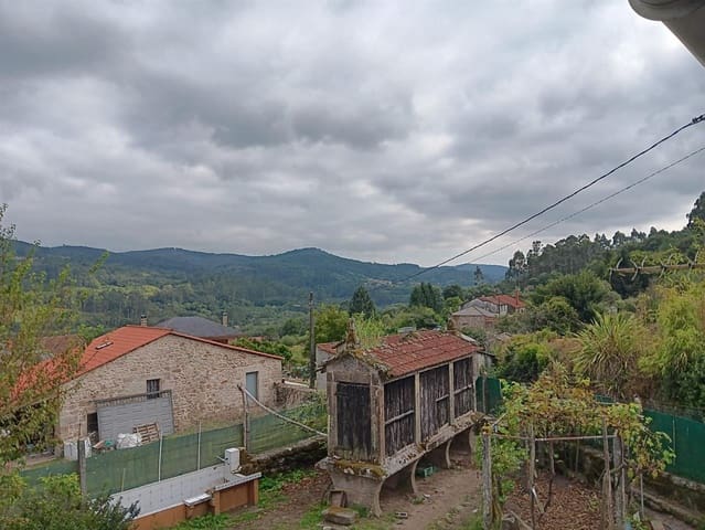 4 bedroom Townhouse for sale in Cerdedo-Cotobade - € 120,000 (Ref: 8622687)