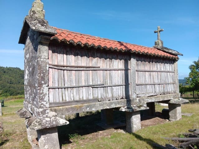 3 bedroom Townhouse for sale in A Estrada - € 60,000 (Ref: 9102795)