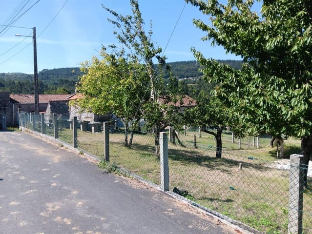 3 bedroom Townhouse for sale in A Estrada - € 60,000 (Ref: 9102795)