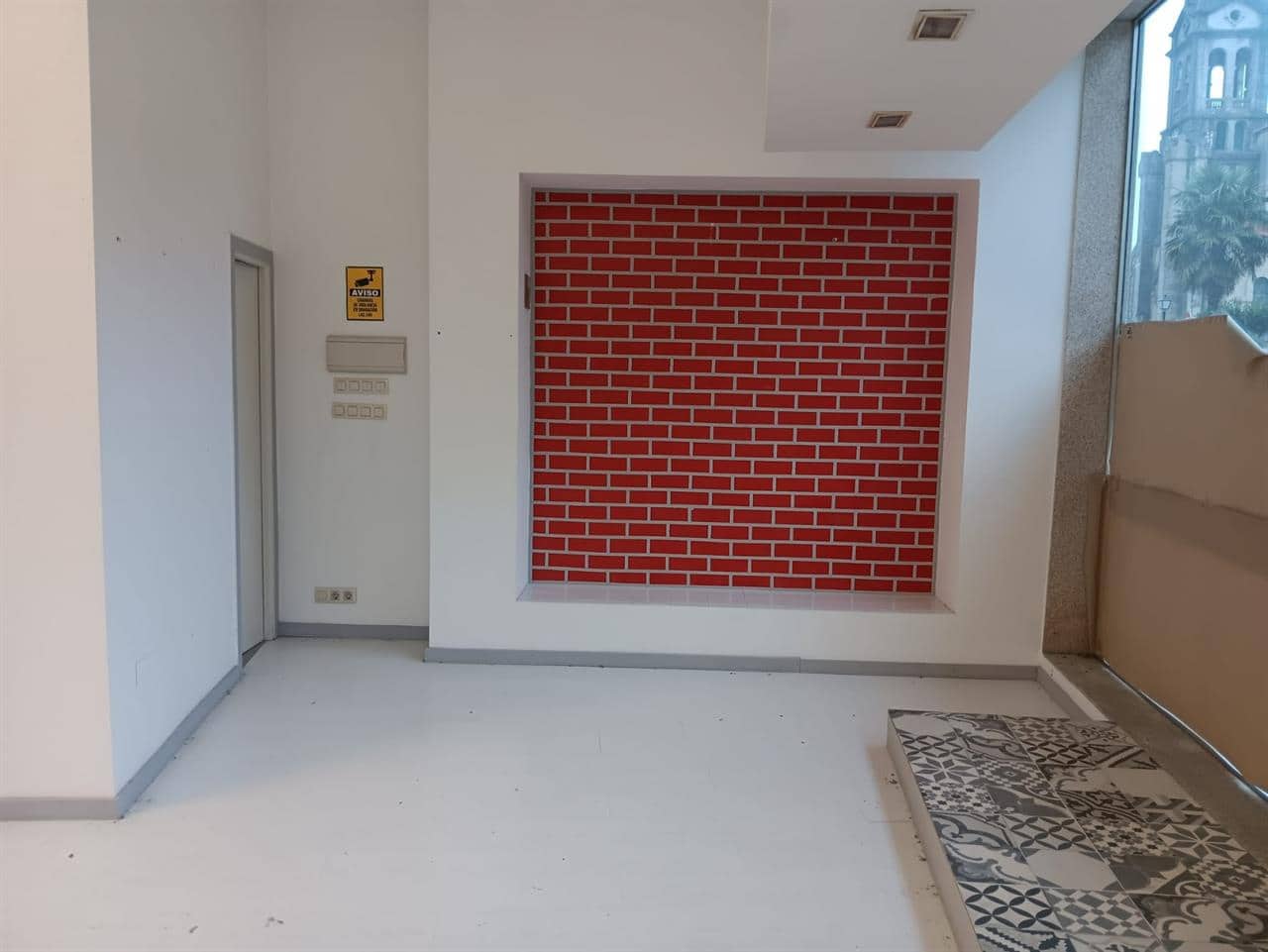 Commercieel te huur in A Estrada - € 550 (Ref: 9344591)