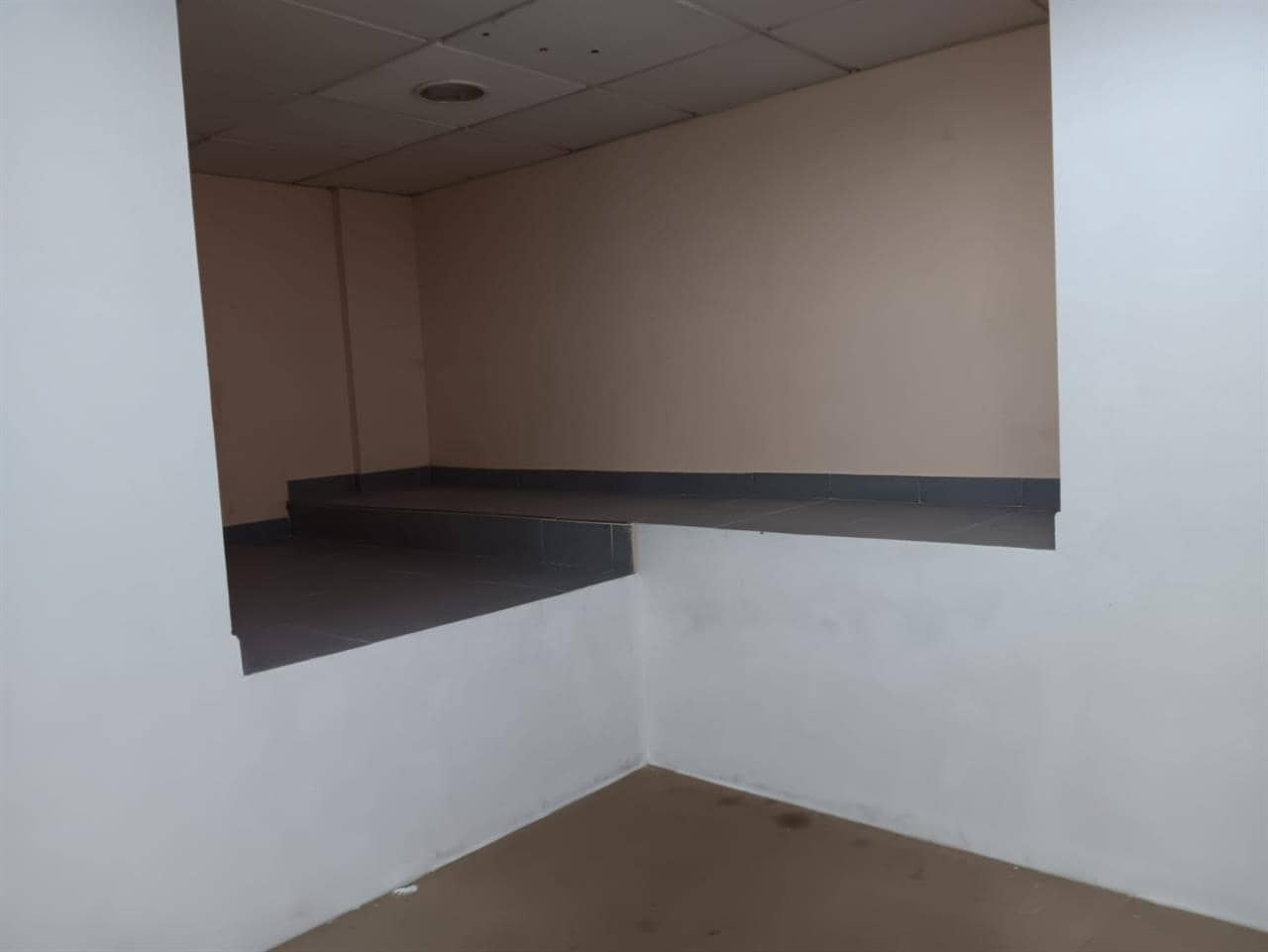 Commercieel te huur in A Estrada - € 550 (Ref: 9344591)