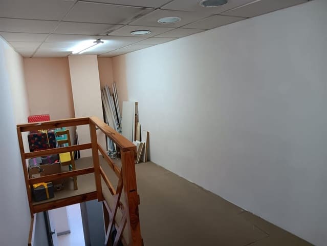 Komercyjne do wynajęcia w A Estrada - 550 € (Ref: 9344591)