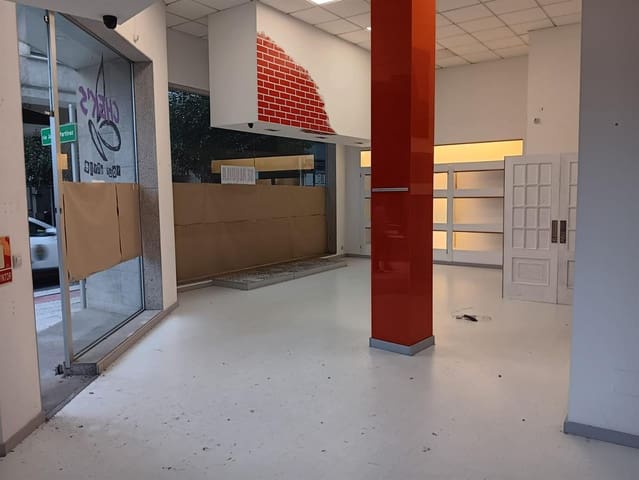 Komercyjne do wynajęcia w A Estrada - 550 € (Ref: 9344591)