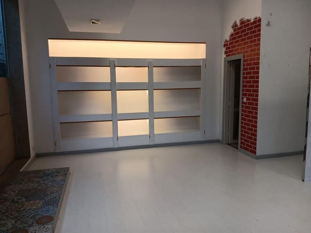 Komercyjne do wynajęcia w A Estrada - 550 € (Ref: 9344591)