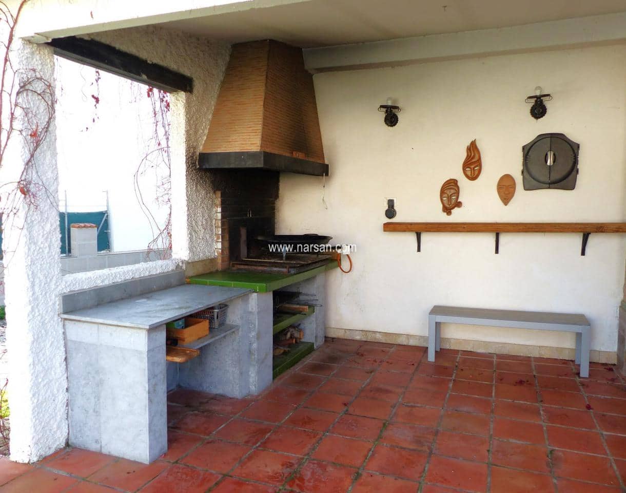 4 slaapkamer Villa te koop in Benicassim met zwembad garage - € 480.000 (Ref: 5625877)