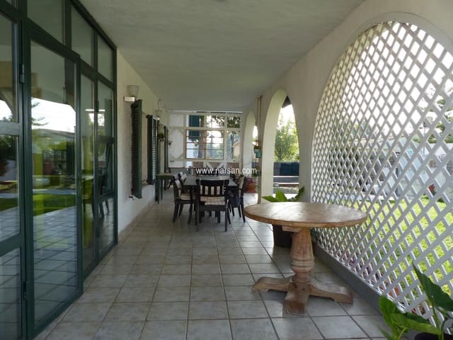 4 slaapkamer Villa te koop in Benicàssim met zwembad garage - € 480.000 (Ref: 5625877)