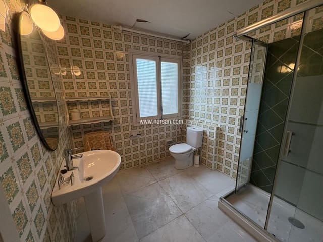 5 makuuhuone Asunto myytävänä paikassa Centro, Castelló de la Plana mukana 
autotalli - 255 000 € (Ref: 5700679)