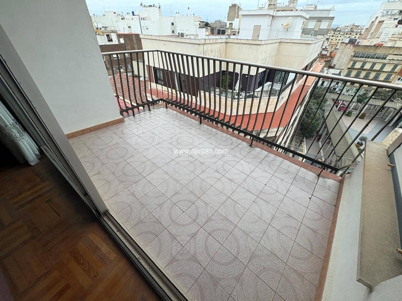 5 sovrum Lägenhet till salu i Castello de la Plana med garage - 255 000 € (Ref: 5700679)