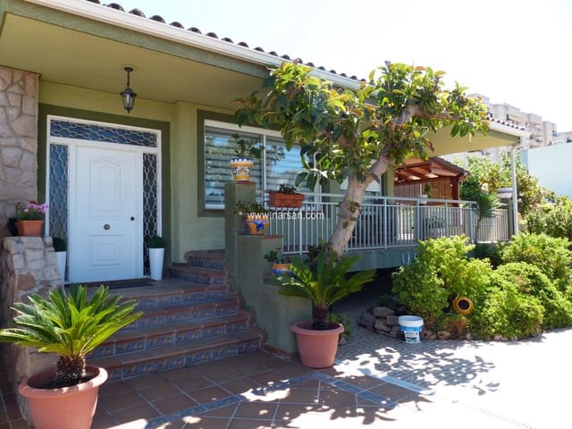 4 slaapkamer Villa te koop in Benicàssim met zwembad garage - € 540.000 (Ref: 7986576)