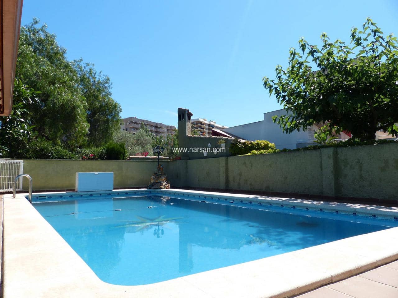 4 slaapkamer Villa te koop in Benicassim met zwembad garage - € 540.000 (Ref: 7986576)