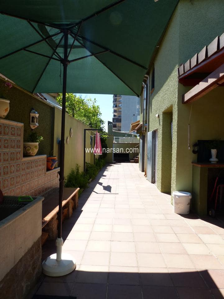 4 slaapkamer Villa te koop in Benicassim met zwembad garage - € 540.000 (Ref: 7986576)