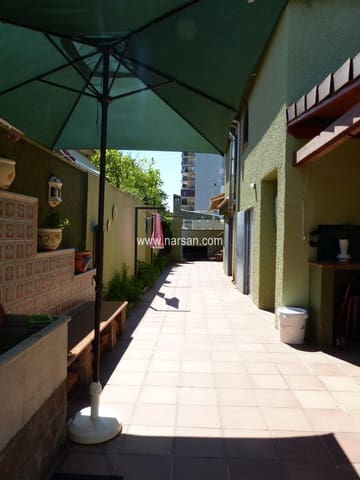 4 slaapkamer Villa te koop in Benicàssim met zwembad garage - € 540.000 (Ref: 7986576)