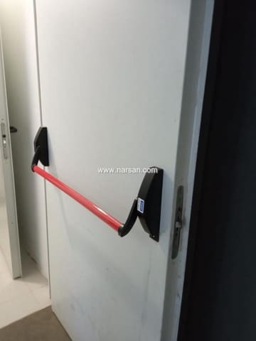 Autotalli myytävänä paikassa Oropesa  - 200 000 € (Ref: 9532075)